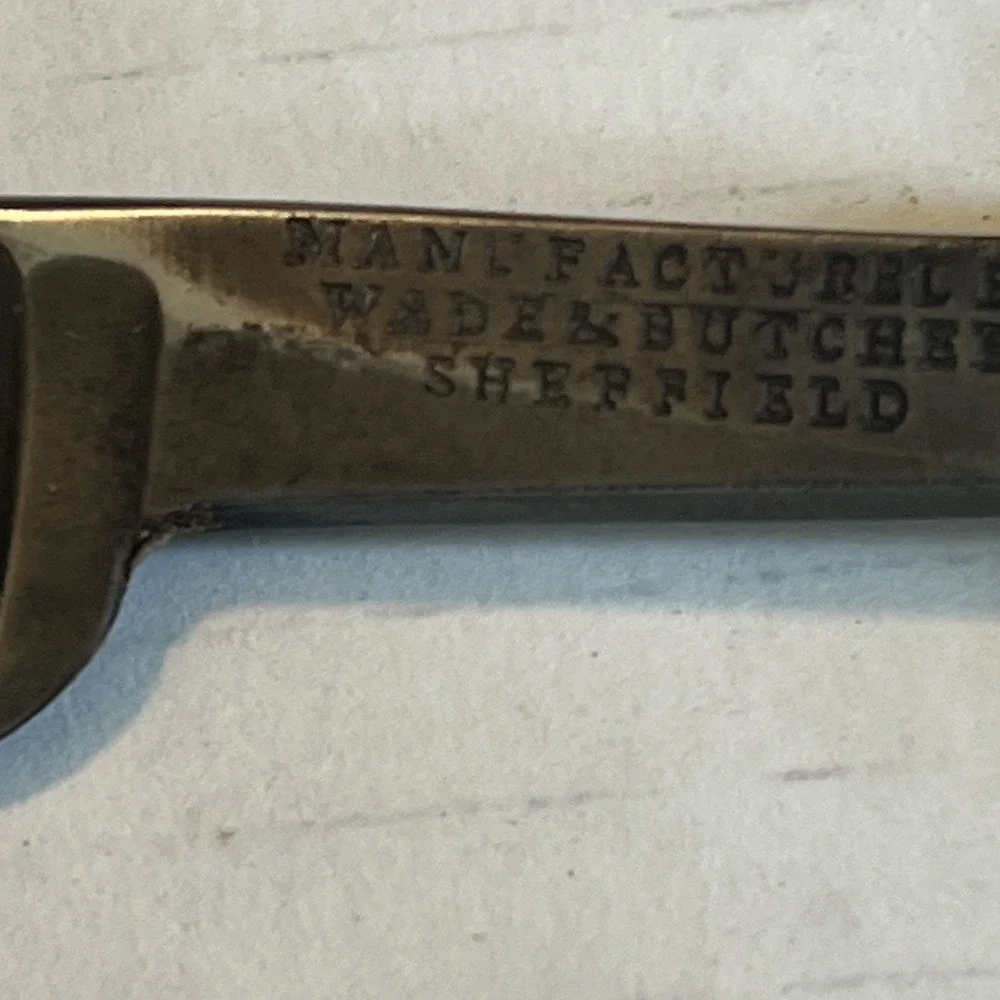 Antique WADE & BUTCHER Sheffield Straight Razor Foldable Black Handle w Case